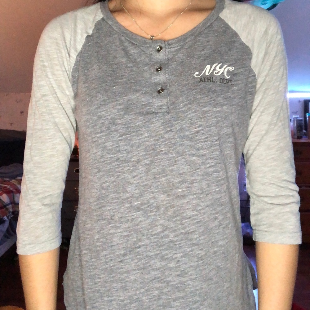 Abercrombie tshirt